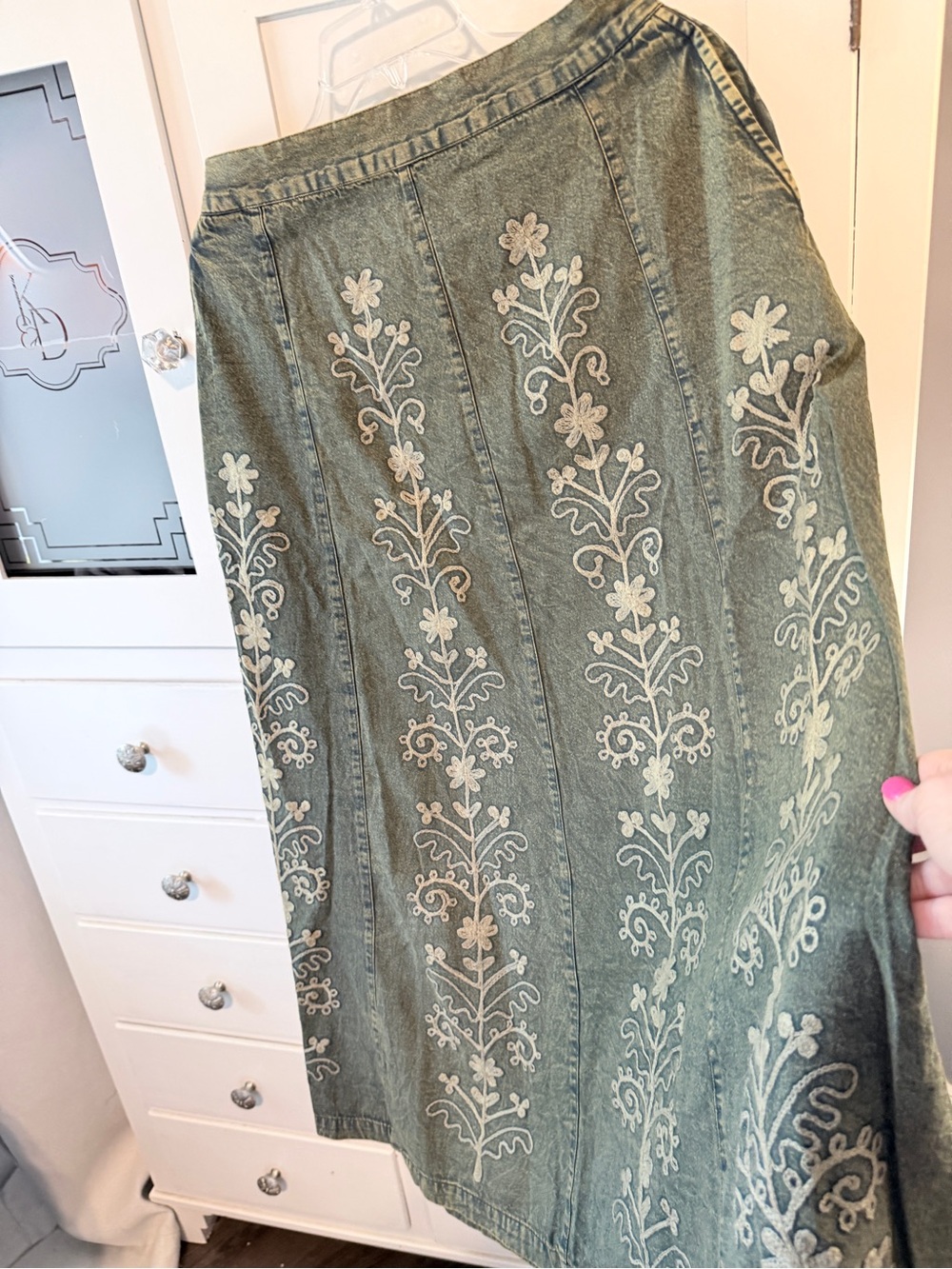 Young threads Embroidered Olive Midi Skirt with Cream Floral Detail - Picture 3 of 7